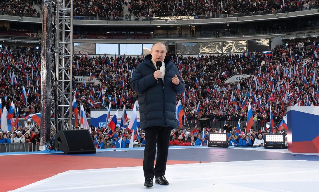 When Russia's president Vladimir Putin gave a speech celebrating his country's invasion of Ukraine, viewers were quick to identify his puffer coat.