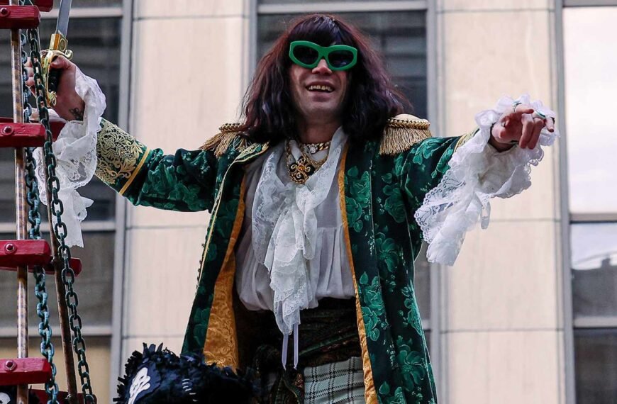 Social Media Buzzes as TikToker 'Mr. Fantasy' Takes the Stage at Thanksgiving Day Parade