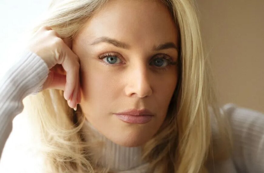 Actress Shares Her Ongoing Struggles with Anxiety After Being Stalked by Film Producer Kevin Proctor, Known for Work on 'Midas Man' and 'Star Wars'