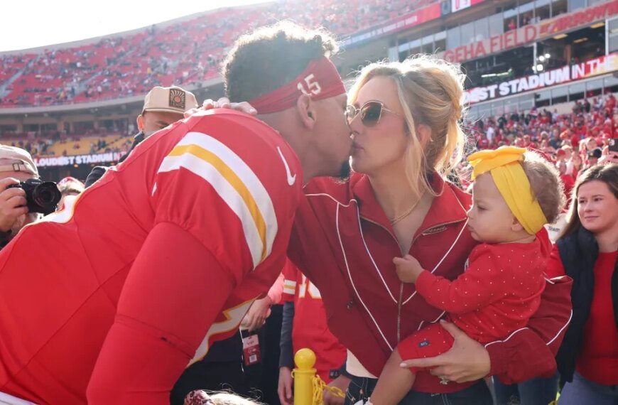 Brittany Mahomes Shines in Her Chiefs Game Day Outfit This Thanksgiving