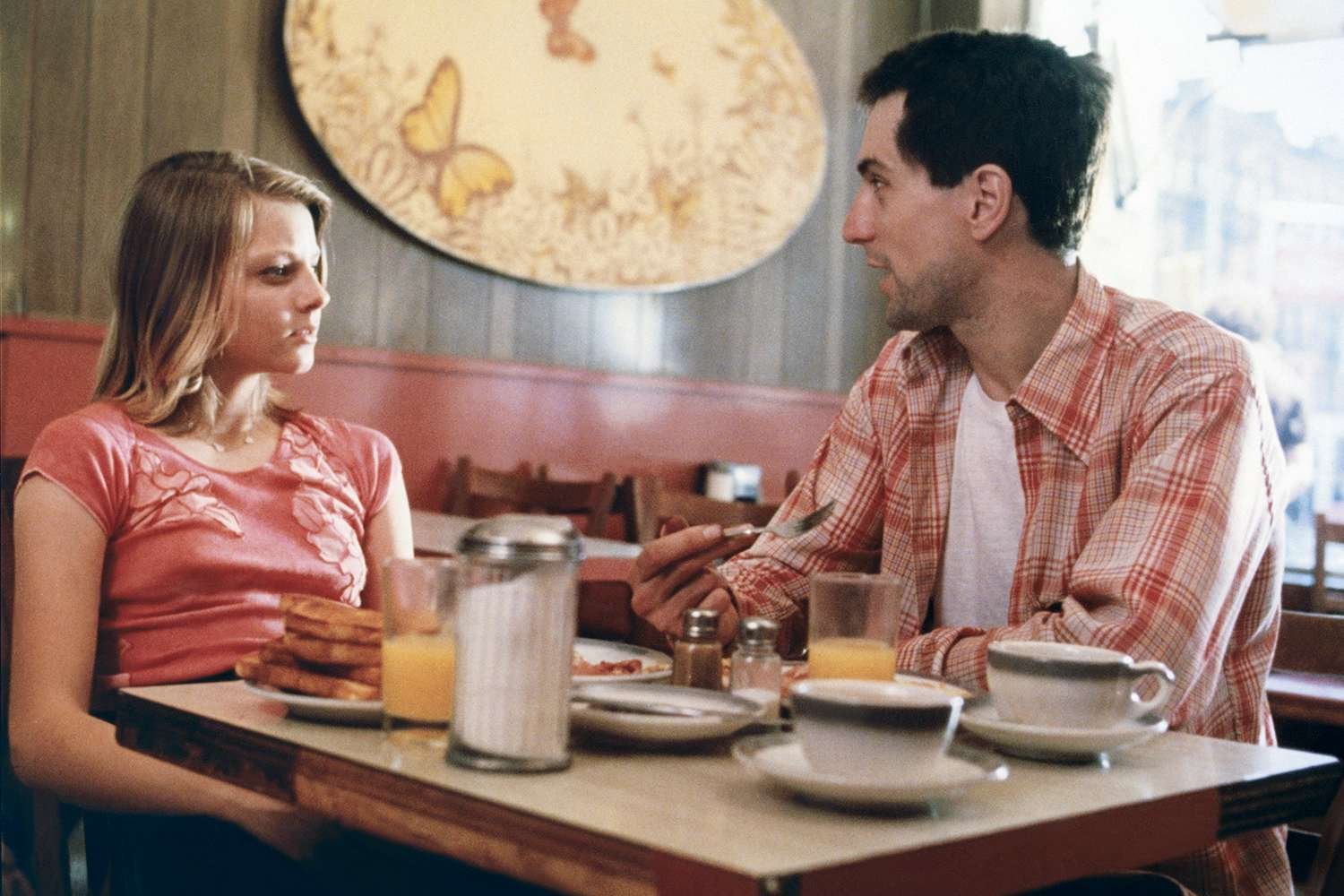 Jodie Foster Reflects on Meeting Robert De Niro at 12: A Surprising First Impression on the Taxi Driver Set