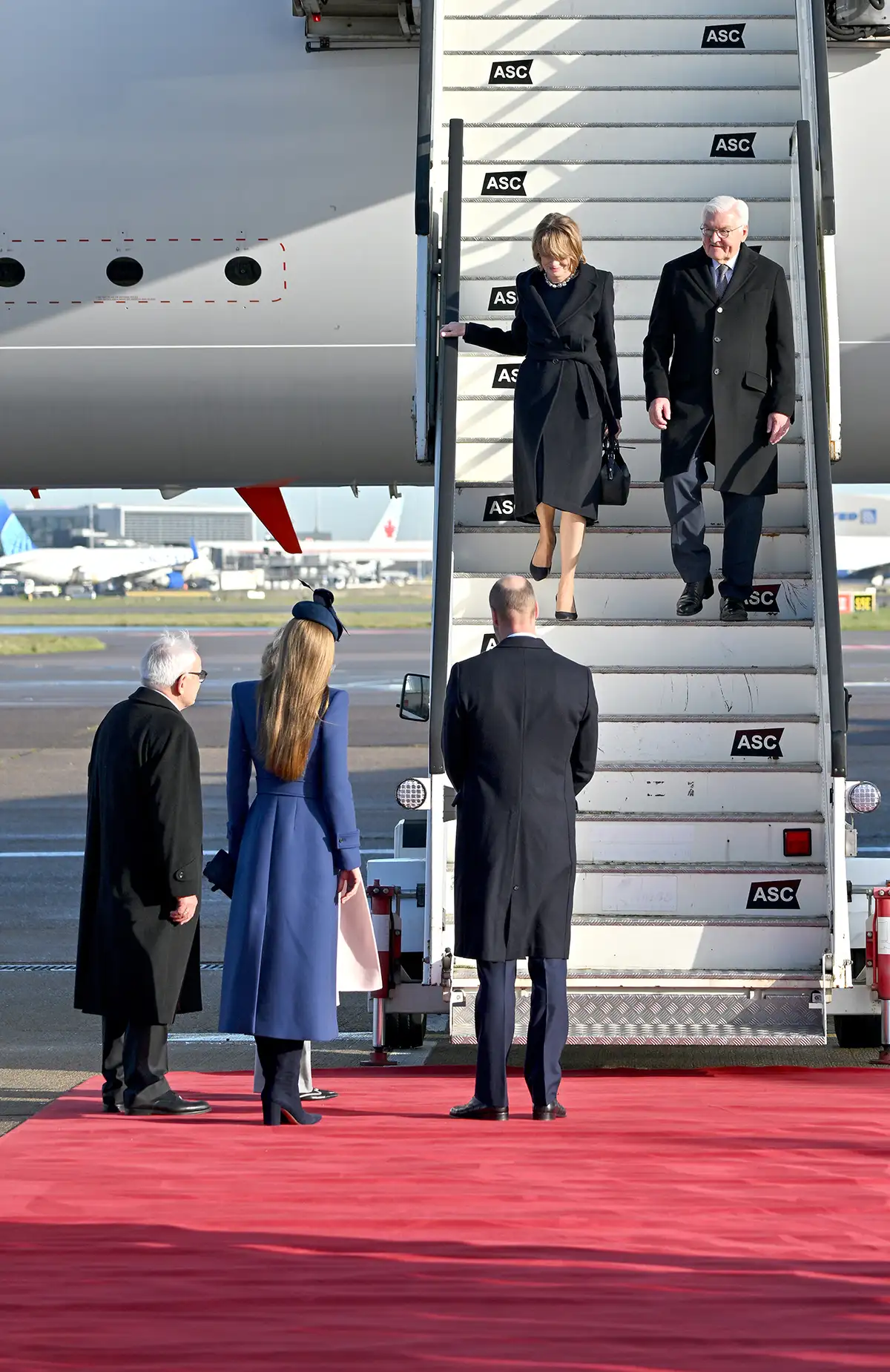 Prince William, Prince of Wales and Kate Middleton, Princess of Wales wait to greet the President of the Federal Republic of Germany Frank-Walter Steinmeier and his wife.