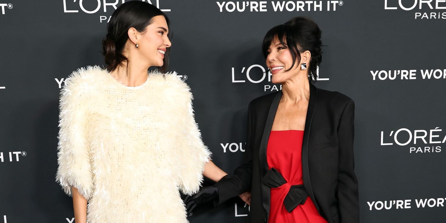 Kris Jenner Shines in a Meaningful Red Gown with Daughter Kendall at a Special Red Carpet Events
