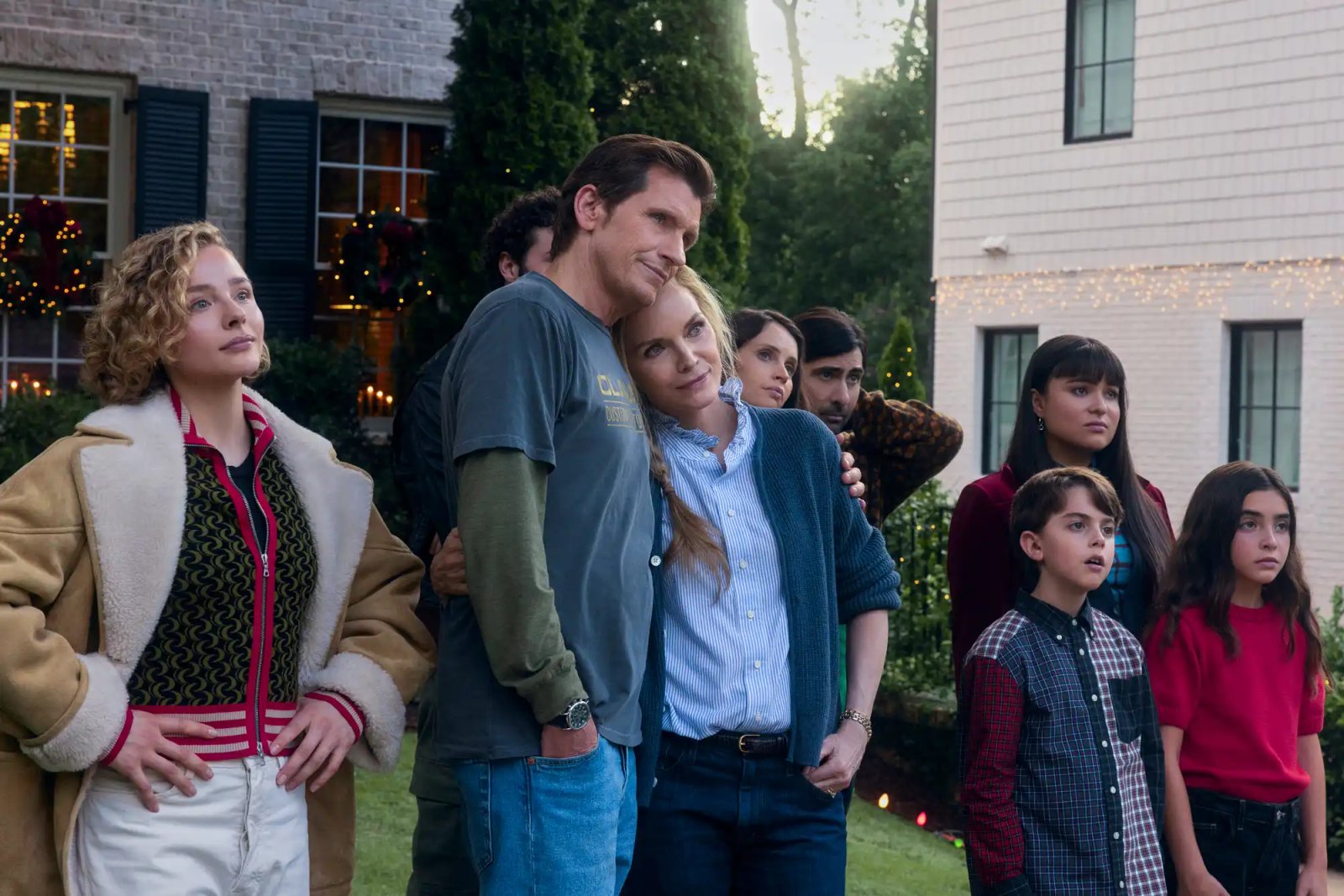 Chloe Grace Moretz, Denis Leary, Michelle Pfeiffer, Felicity Jones, Jason Schwartzman, Devery Jacobs in 'Oh. What. Fun.' class=