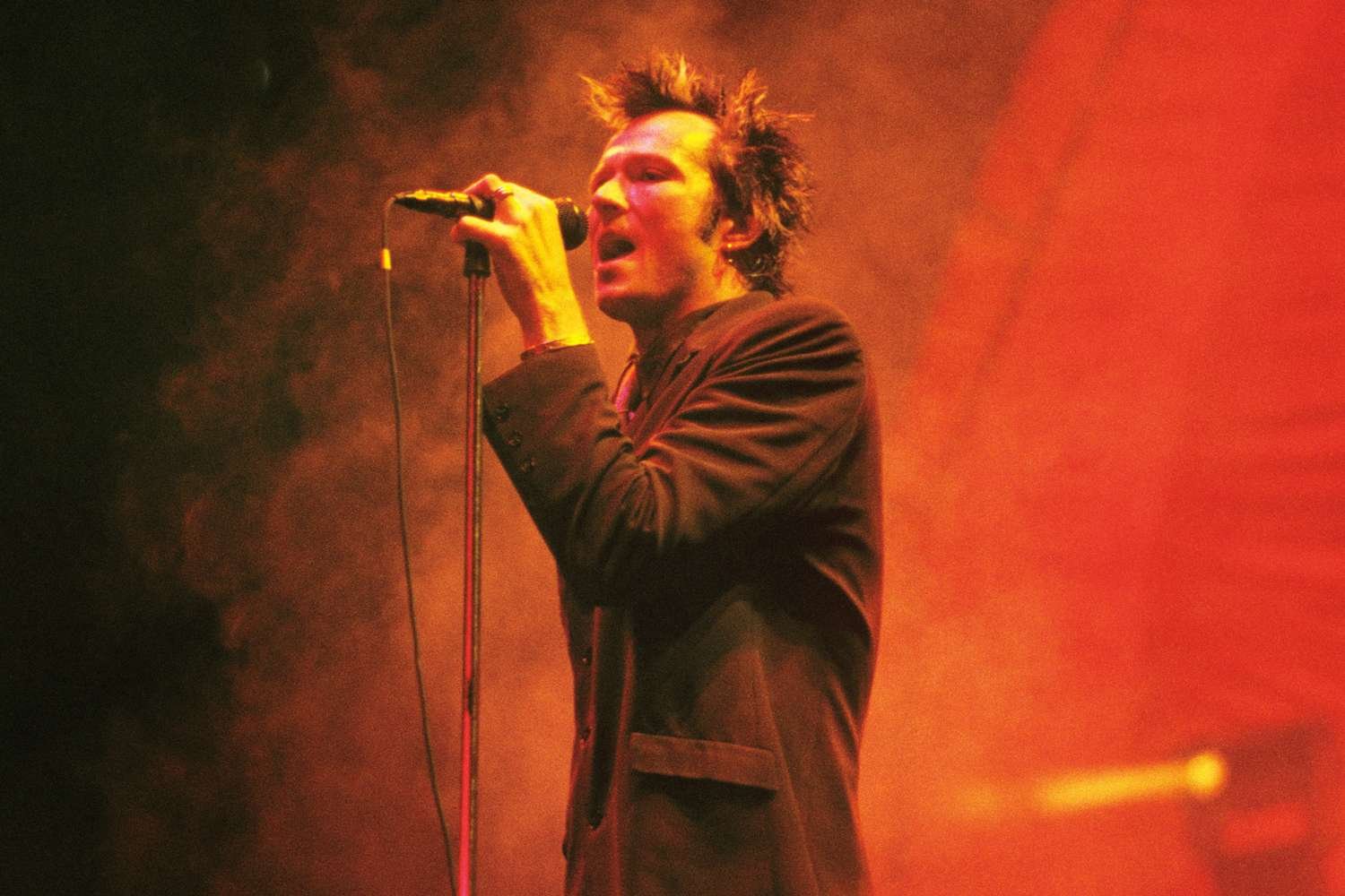 Scott Weiland's Unreleased Song 'If I Could Fly' Commemorates His 10th Anniversary of Passing