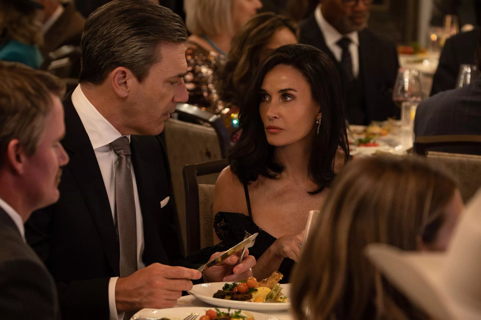 Jon Hamm as Monty Miller and Demi Moore as Cami Miller in season 1, episode 2