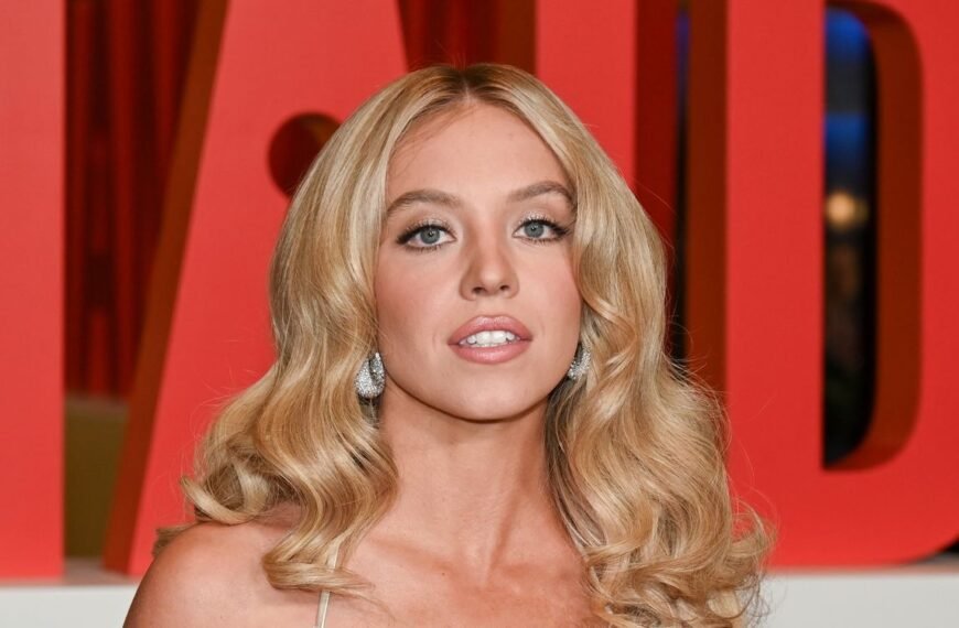 Sydney Sweeney Rocks a Stylish Zip-Up Swimsuit This Winter