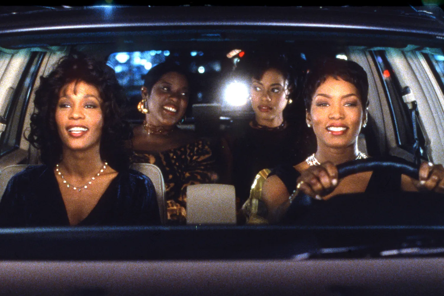 Whitney Houston, Loretta Devine, Lela Rochon, Angela Bassett in Waiting to Exhale