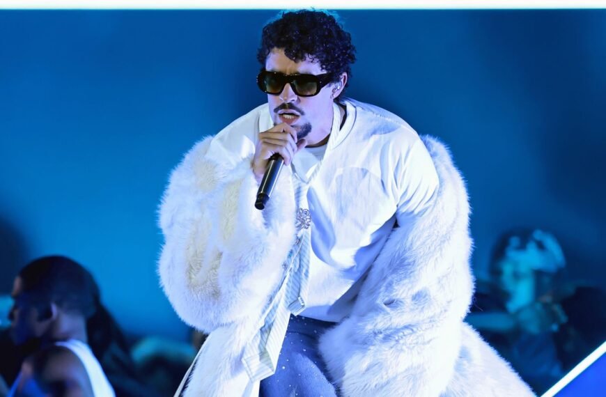 Bad Bunny Stumbles on Stage in Mexico City, and the Crowd Rallies to Support Him