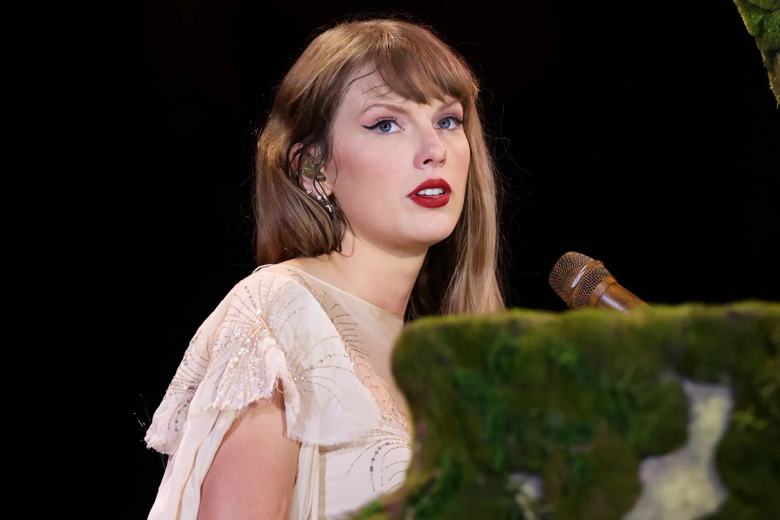 Taylor Swift performs onstage during "Taylor Swift | The Eras Tour" at Veltins Arena.