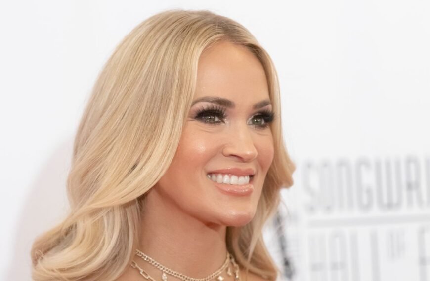 Carrie Underwood's Stunning New Look with Dark Hair After 30 Years