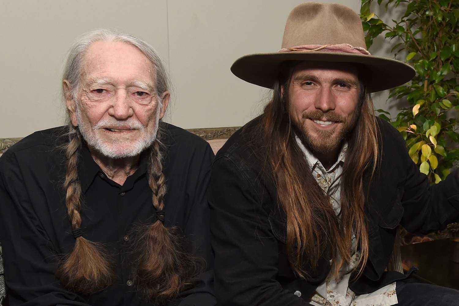 Lukas Nelson Honors His Dad Willie Nelson Amid Grammy Nominations: A Heartfelt Bond Without Rivalry