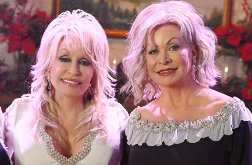 Dolly Parton and Her Sister Rachel Spread Holiday Cheer in New Christmas Photos