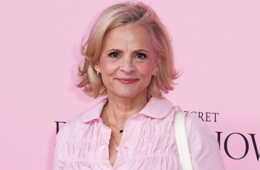 Amy Sedaris Opens Up About Her Struggles with Gift Wrapping and Her Love for Shiny Packing Tape