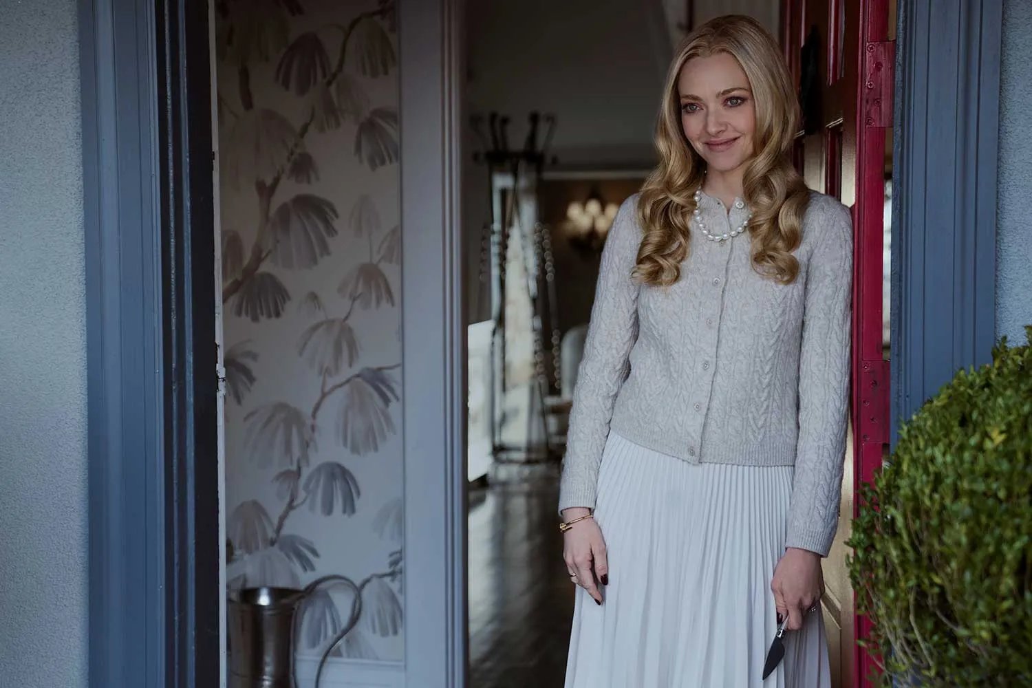 Amanda Seyfried as Nina Winchester in The Housemaid