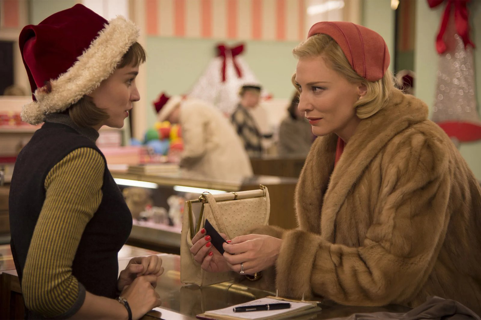 ROONEY MARA and CATE BLANCHETT in Carol