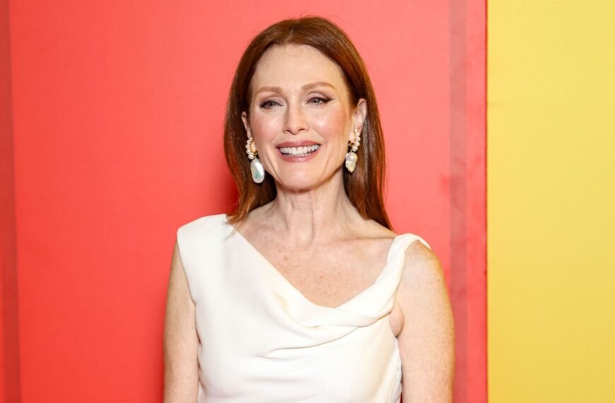 Julianne Moore’s Chic Black Sweater Style: How to Get Her Look