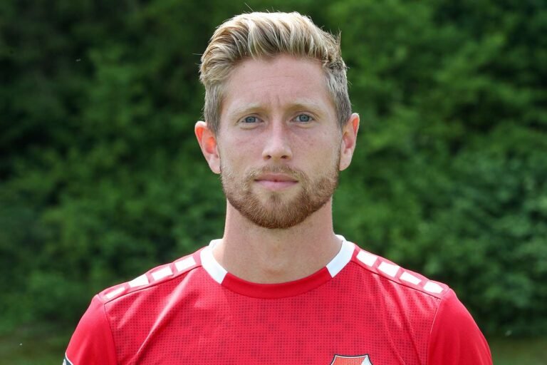 German Soccer Star Dies at 34 After Falling from Ski Lift