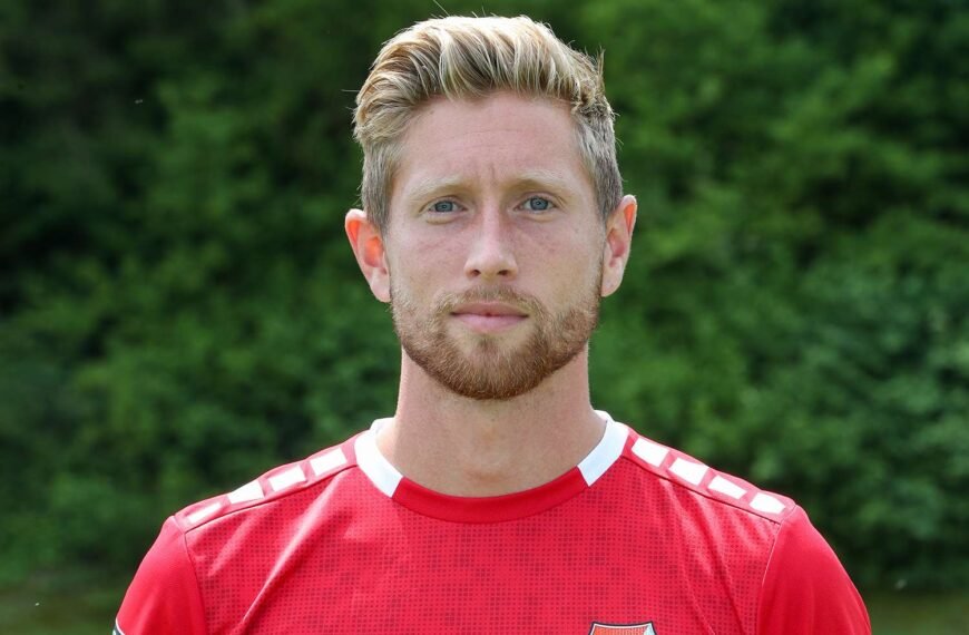 German Soccer Star Dies at 34 After Falling from Ski Lift