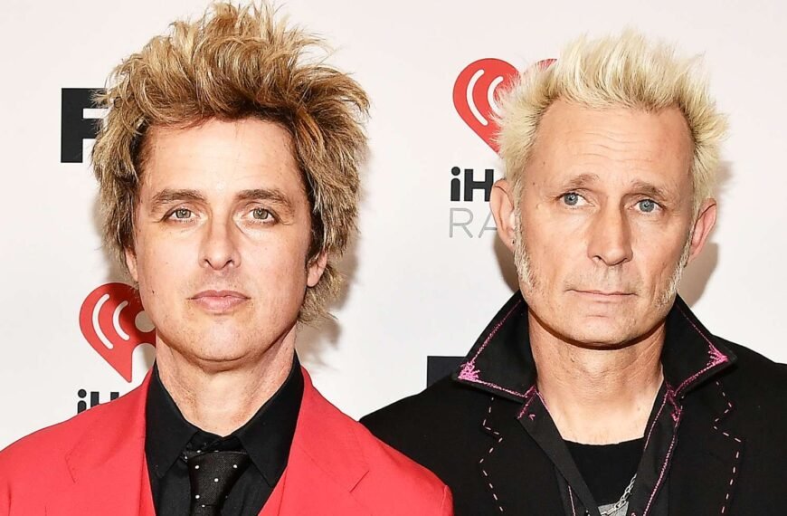 Mike Dirnt Shares Memories of Songwriting Talks with Billie Joe Armstrong at Age 10
