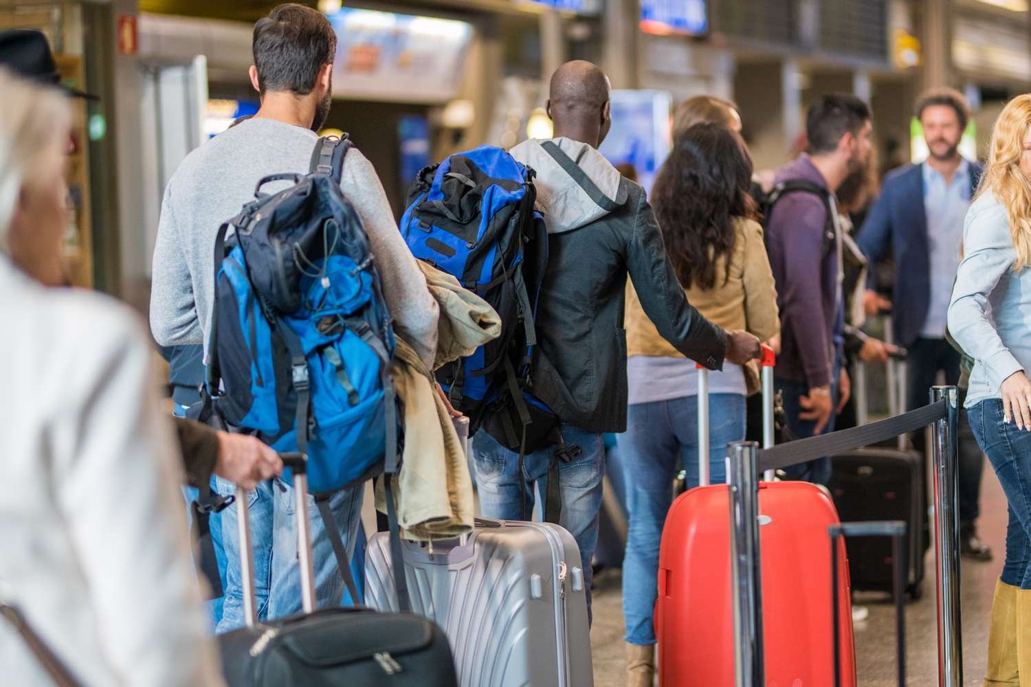 TSA Agents Delight Travelers with Surprise Mariah Carey Performance in Baltimore Airport