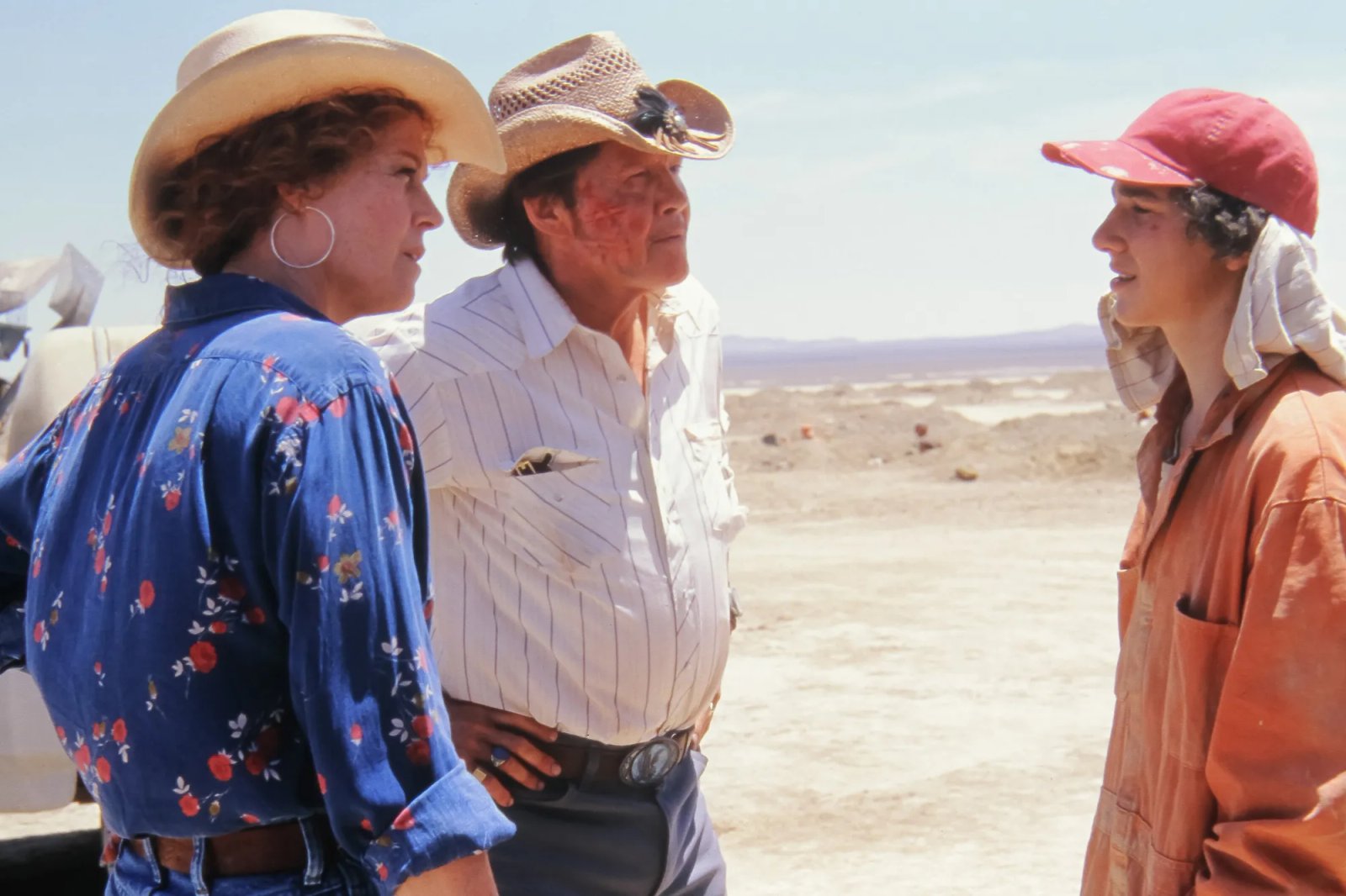 Sigourney Weaver, Jon Voight, Shia LaBeouf in Holes