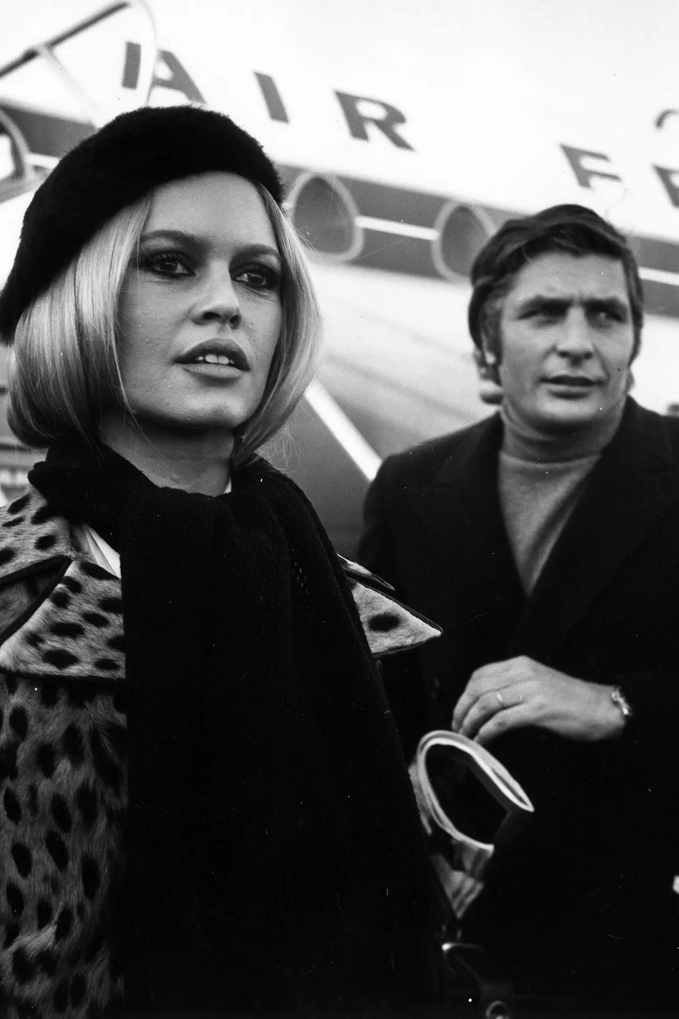 28th November 1967: Brigitte Bardot and her third husband Gunter Sachs arrive at London airport.