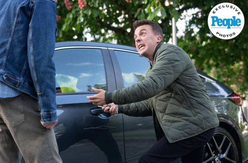 Frankie Muniz and Bryan Cranston Are Back Together in the First Look at the Malcolm in the Middle Revival