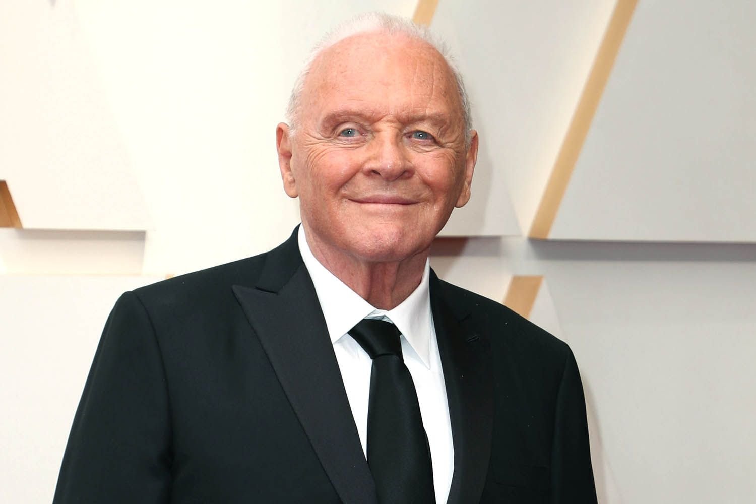 Anthony Hopkins Reflects on 50 Years of Sobriety: Finding Joy in a Better Life