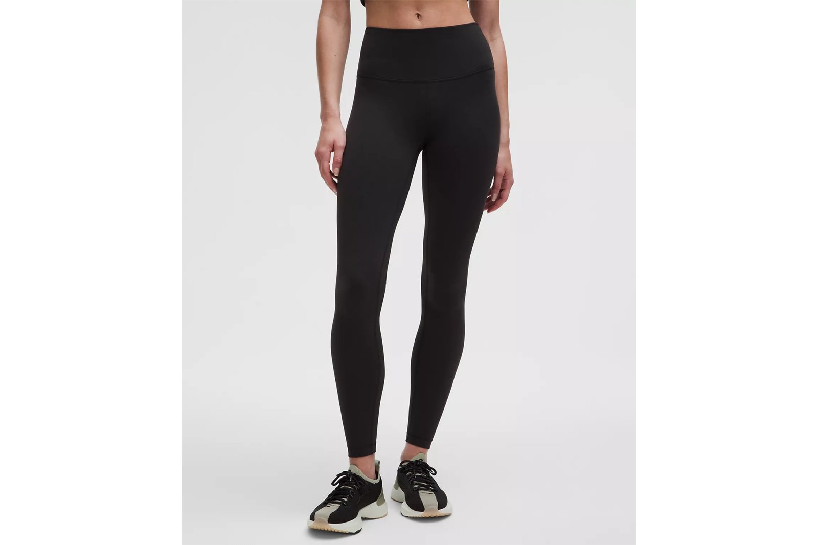 Black Wunder Train leggings.