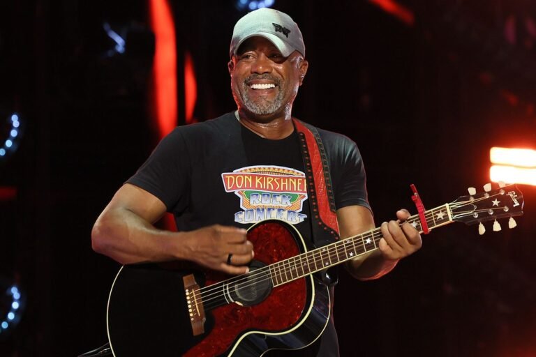 Darius Rucker Takes to the Nashville Airport Stage for an Intimate Performance with a Small Crowd