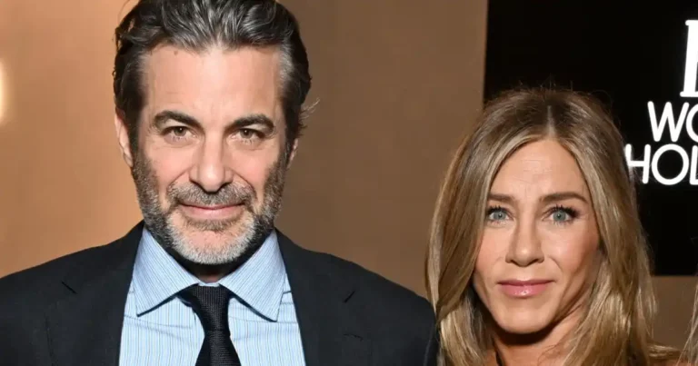 Jim Curtis Cheers on Jennifer Aniston's Poolside Bikini Video as Their Romance Grows