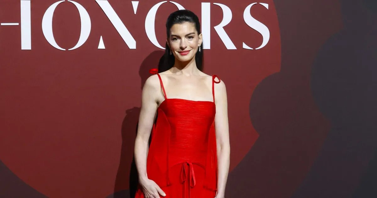 Anne Hathaway's Chic Red Blazer: A Stylish Guide for Your Holiday Wardrobe