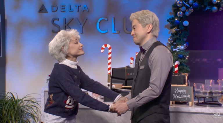 Ariana Grande Spreads Holiday Cheer at Studio 8H in SNL's Midseason Finale