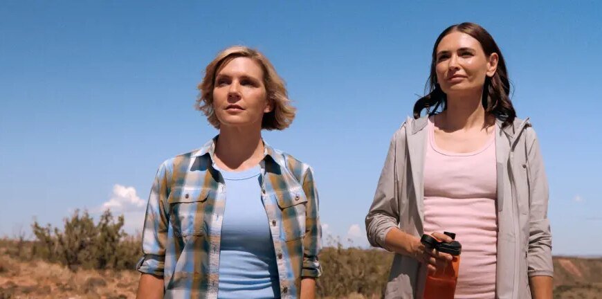 Behind the Scenes of Zosia and Carol's First Kiss: Is Their Romance Genuine or Just for Show?