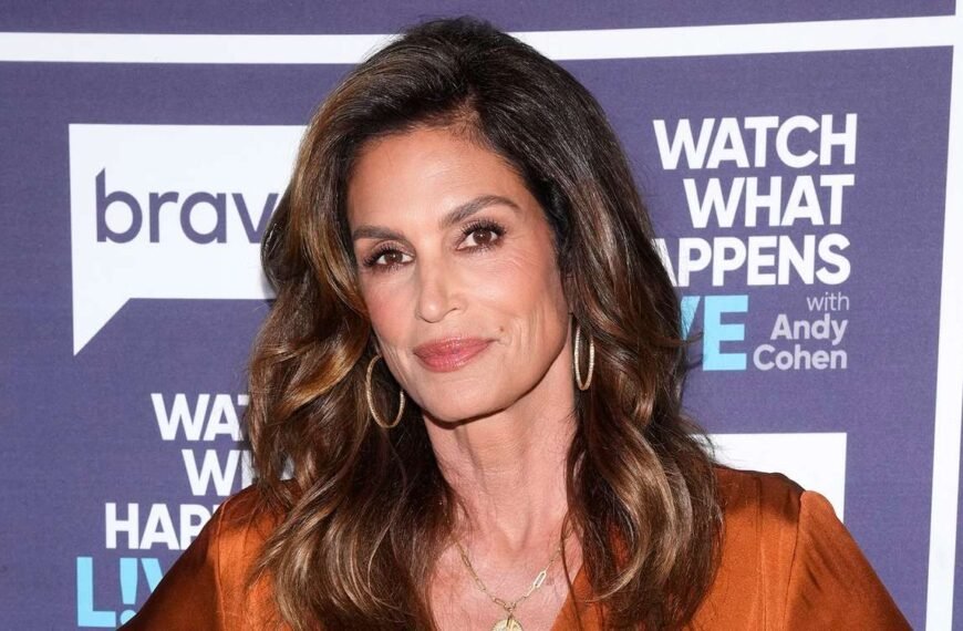 Cindy Crawford Supports This Chic Beauty Trend Perfect for Your Next Celebration