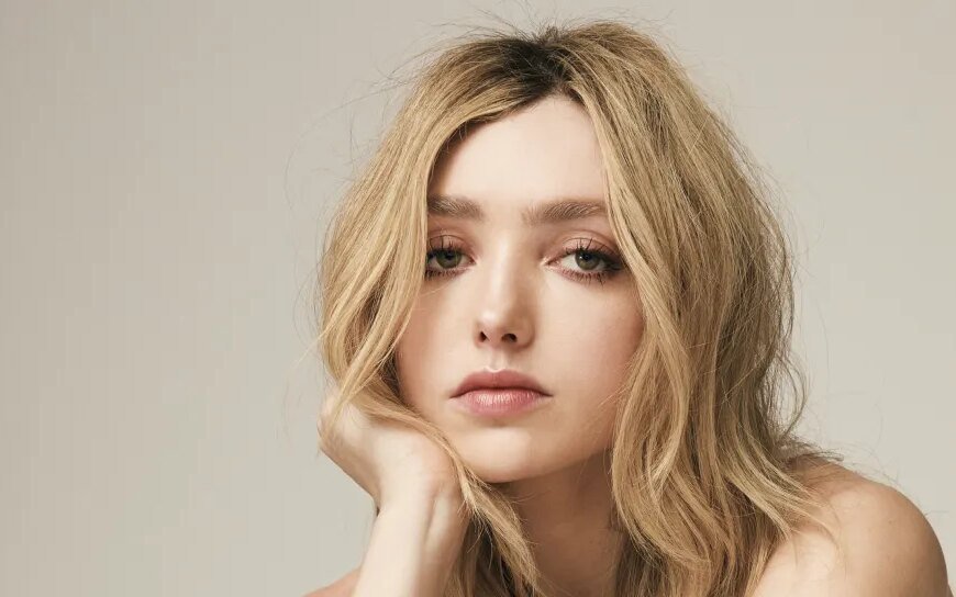 Cobra Kai Star Peyton List Takes the Stage in Off-Broadway's Heathers The Musical