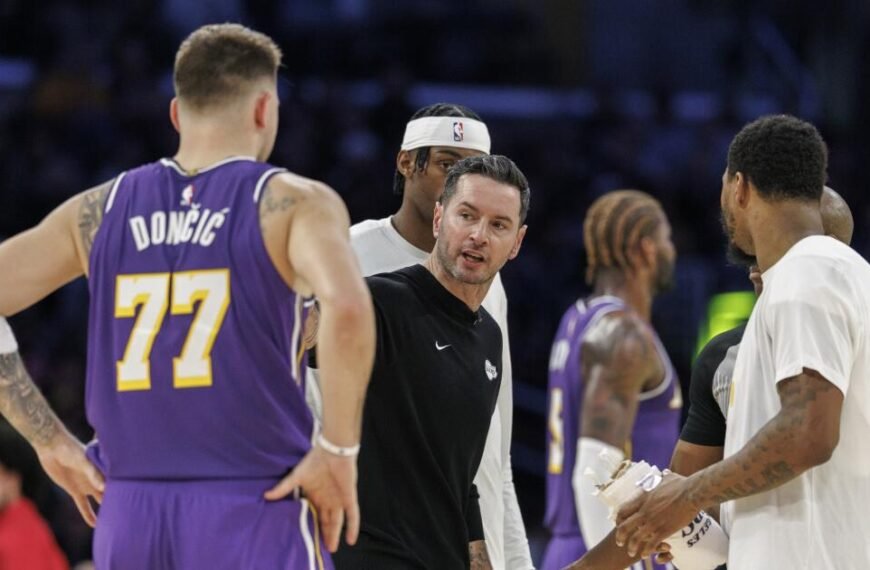 Deandre Ayton Expected to Return Tuesday; Luka Doncic and Austin Reaves' Status Uncertain