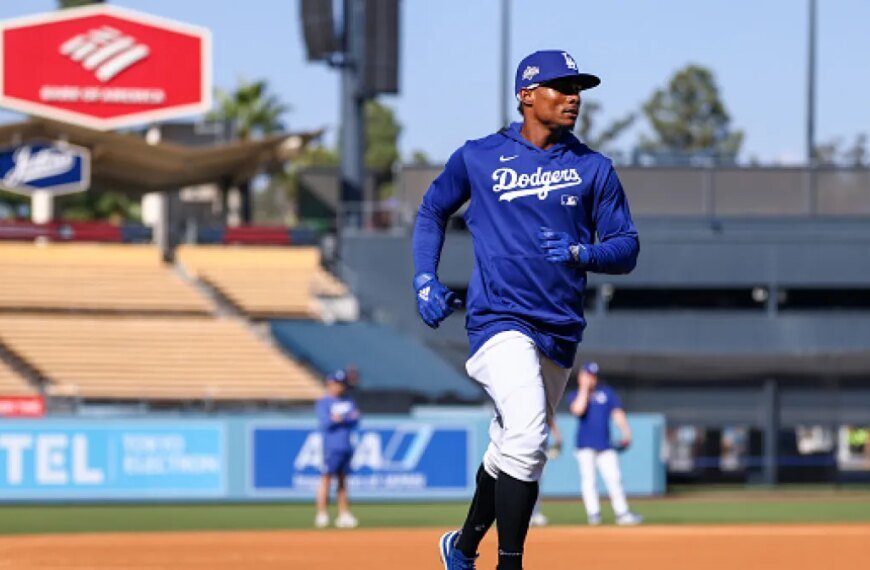 Dodgers Make Trade with Marlins, Creating Space on 40-Man Roster