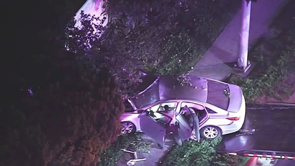 Driver Crashes into Lynwood Home After Police Chase