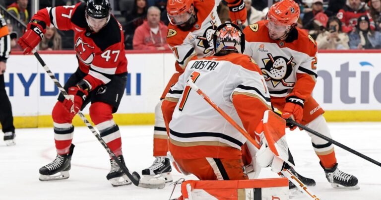 Ducks Take Early Lead but Fall Short Against Devils