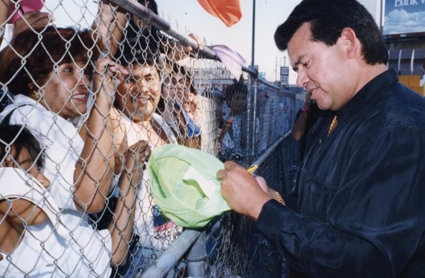 Fernando Valenzuela Earns Hall of Fame Votes in Letters to Sports