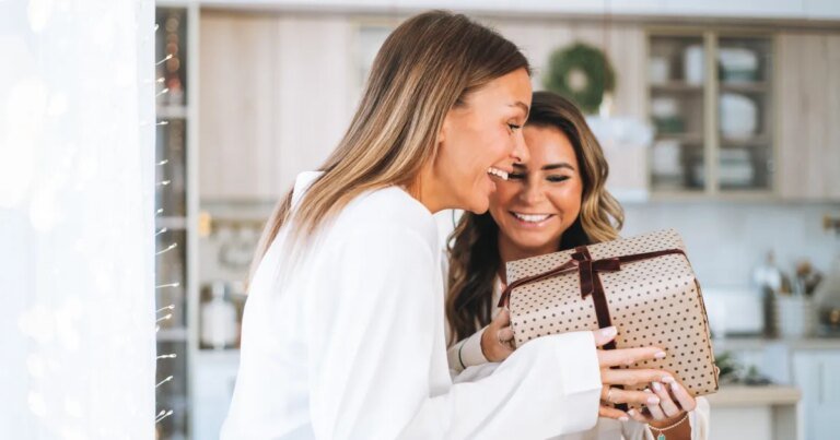 Great Stocking Stuffers Under $5 That Arrive in Just 2 Days