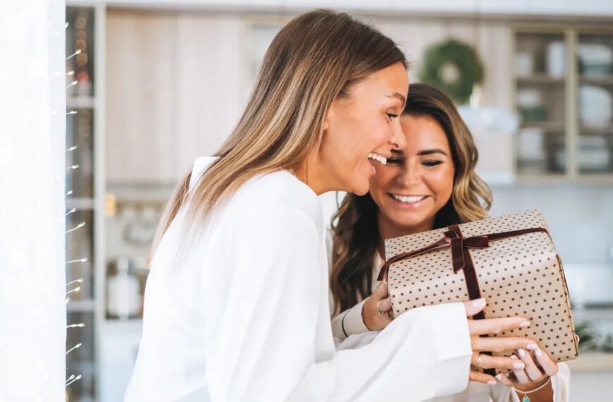 Great Stocking Stuffers Under $5 That Arrive in Just 2 Days