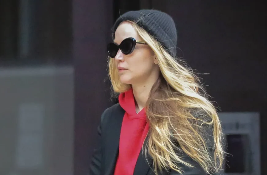 Jennifer Lawrence's Tips for Styling Uggs and a Hoodie This Winter