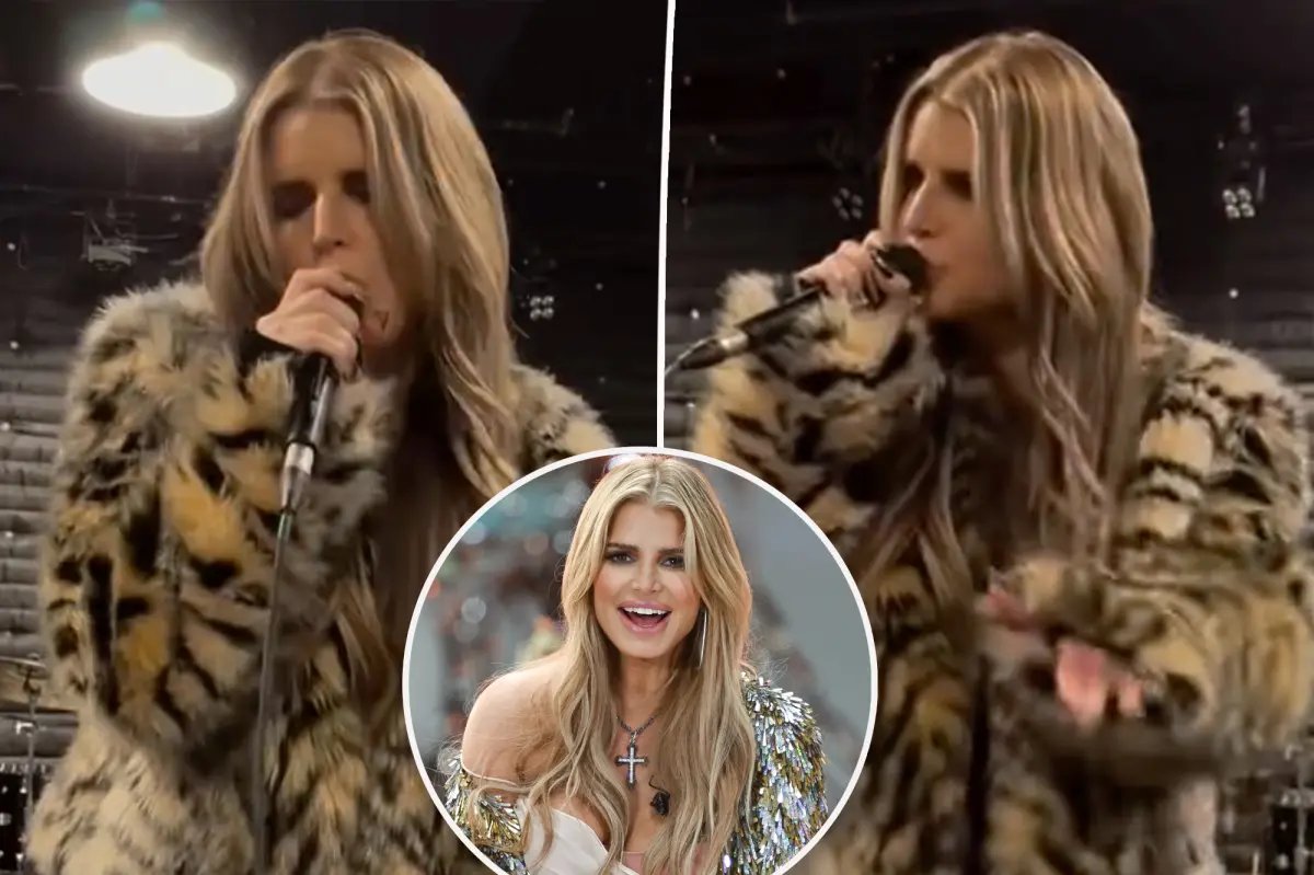 Jessica Simpson Debuts a Stunning New Hot Chocolate Brunette Look