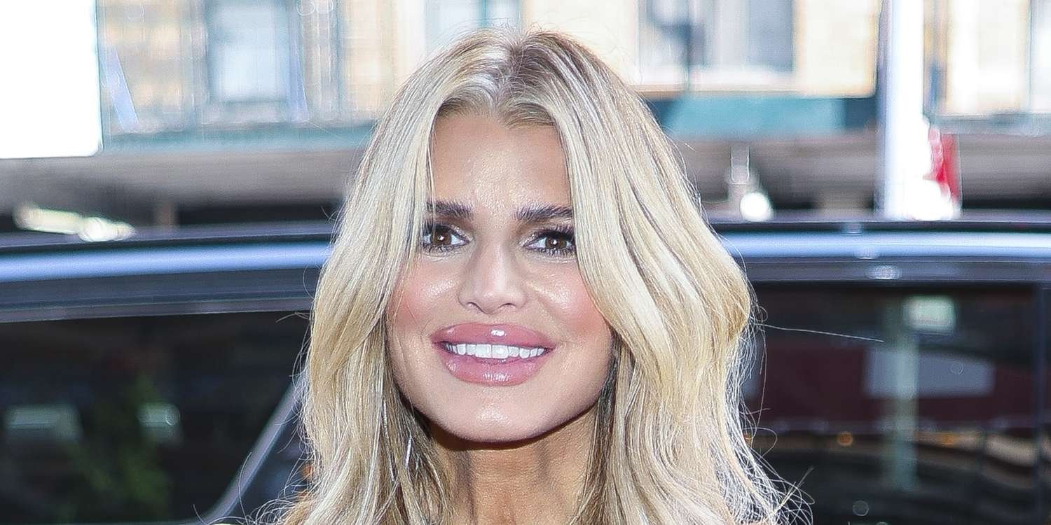 Jessica Simpson Embraces a Bold New Hair Color After Years of Blonde