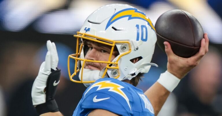 Justin Herbert Stays Focused on Chargers' Goals Despite Hand Injury