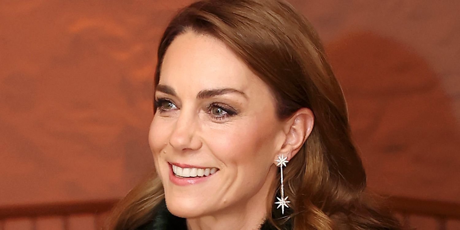 Kate Middleton Embraces a Fresh Look with Trendy Hair Accessory and Festive Dress