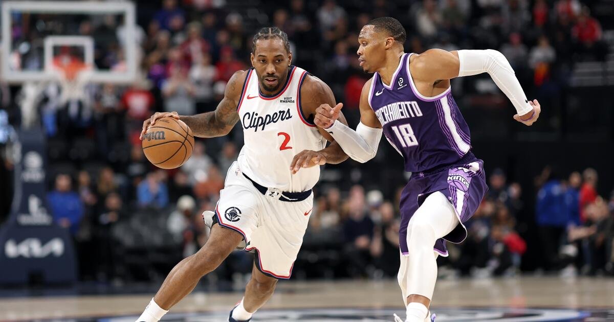 Kawhi Leonard Leads Clippers to Their Fifth Straight Victory with 33 Points Against the Kings